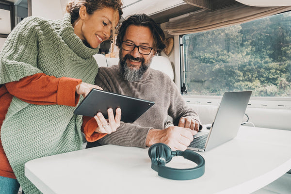 How Mobile Wi-Fi Brings Families and Couples Closer on the Road